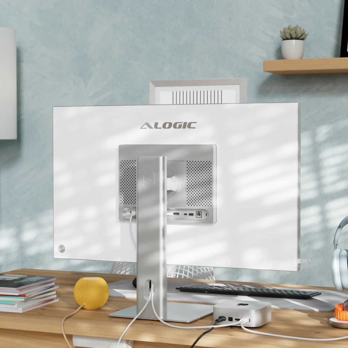 Aspekt 32” 4K UHD Docking Monitor with 145W USB Charging