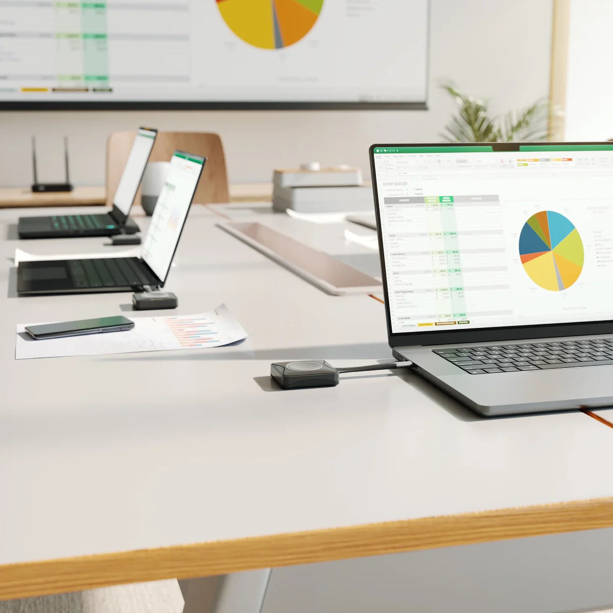 Unite 4K Wireless Presentation System Base Station Plus One Presenter Button