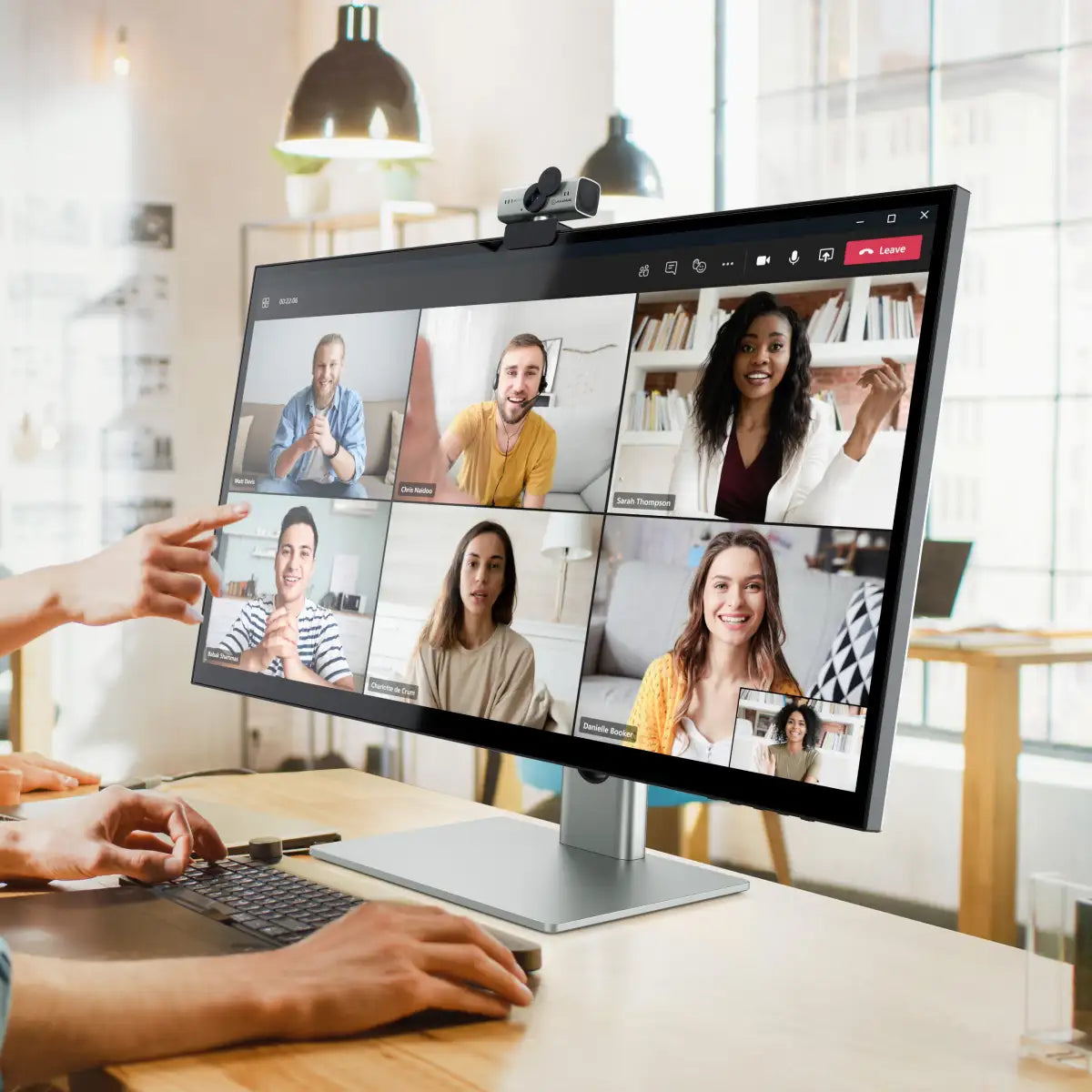 clarity-27-uhd-4k-monitor-iris-webcam-a09_4