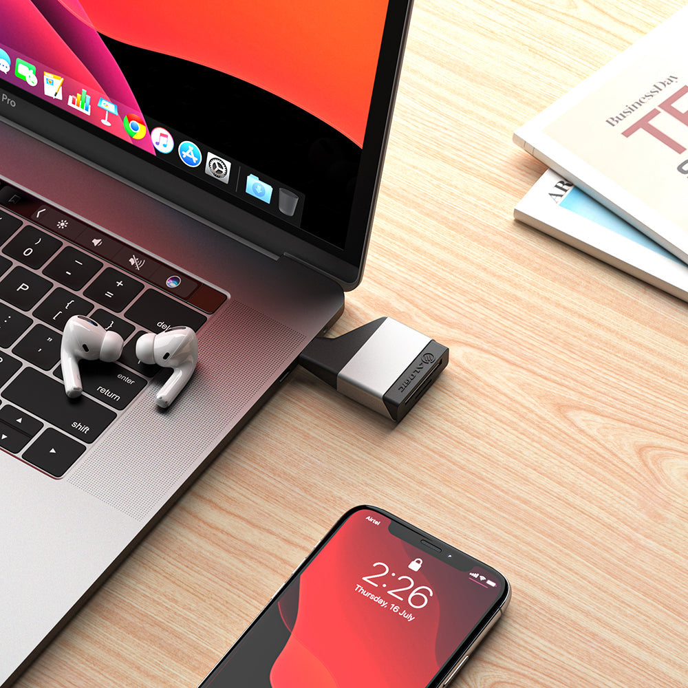 ultra-mini-usb-c-to-sd-and-micro-sd-card-reader-adapter_4